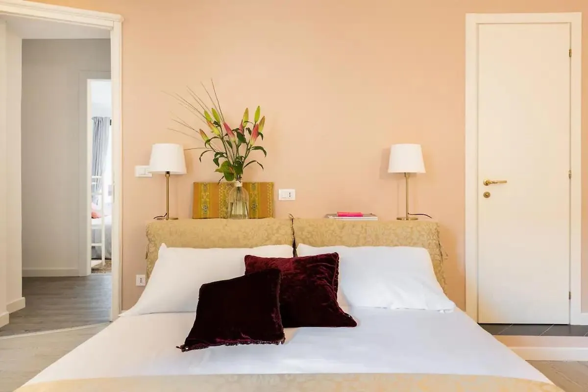 Venice Gold Room 0*,  İtalya