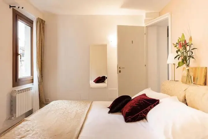 Venice Gold Room 0*,